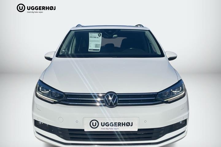 Hvid VW Touran fra 2021