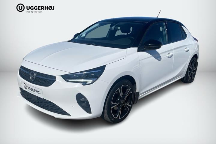 Hvid Opel Corsa fra 2021 set udefra