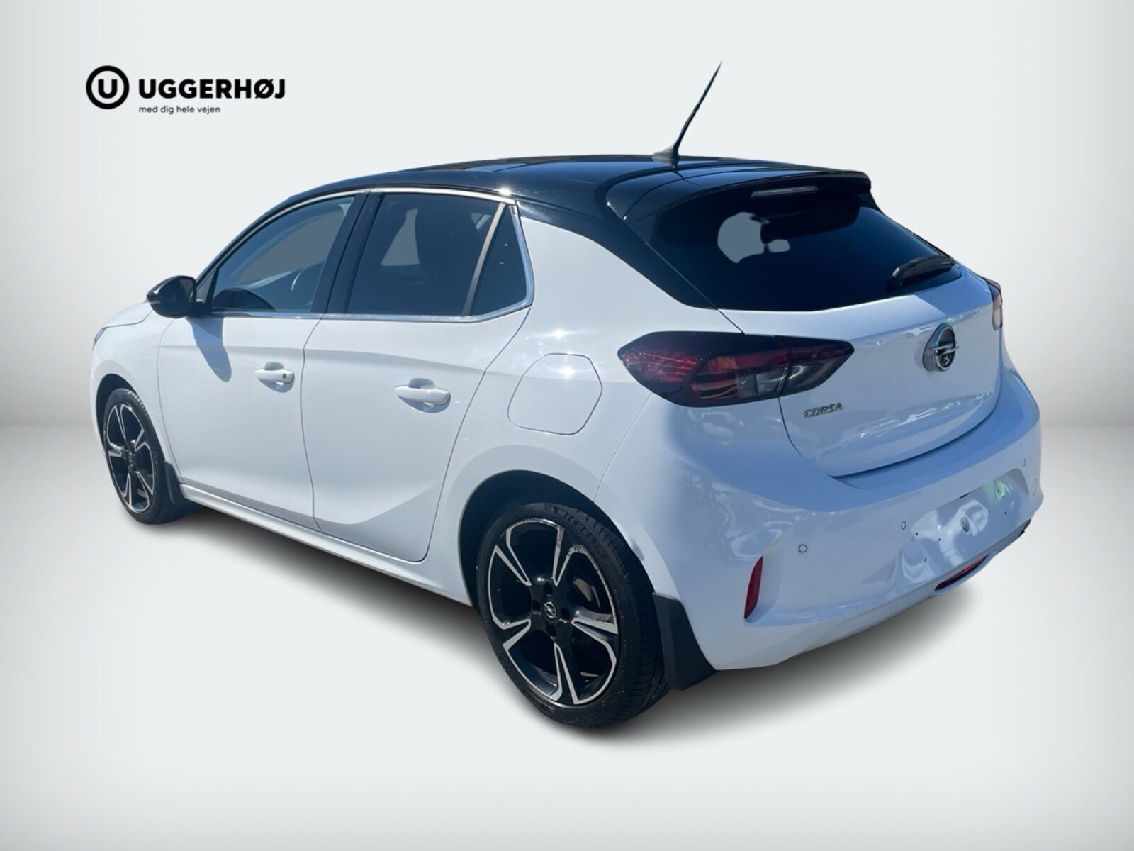 Hvid Opel Corsa fra 2021