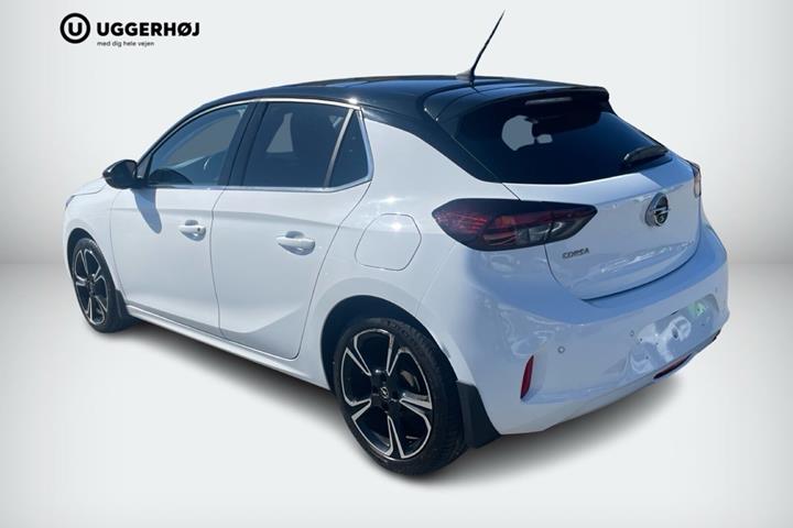 Hvid Opel Corsa fra 2021