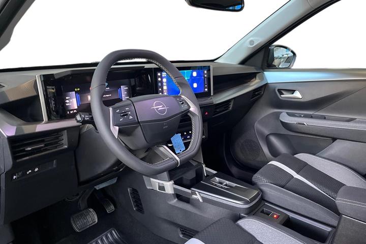 Sort Opel Frontera fra 2025
