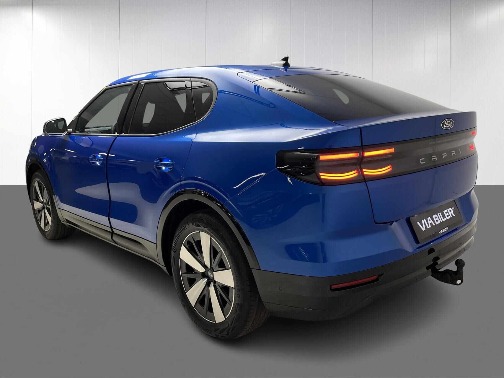 Blå Ford Capri fra 2025