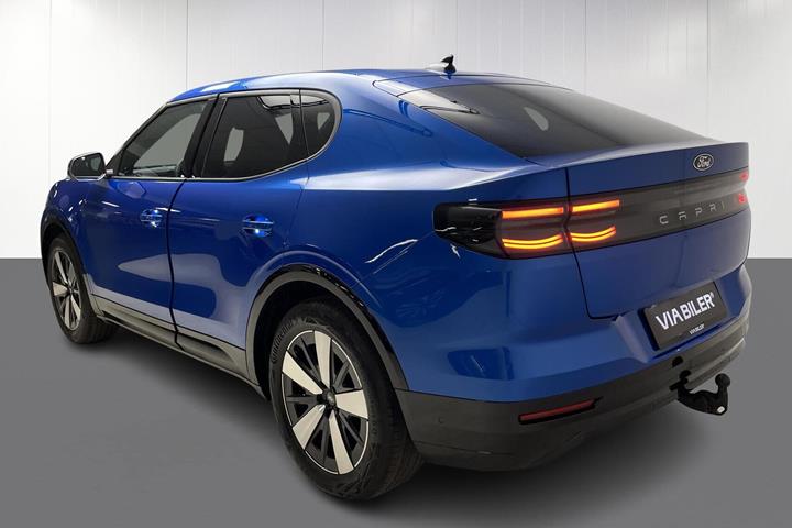 Blå Ford Capri fra 2025