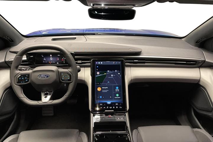 Blå Ford Capri fra 2025