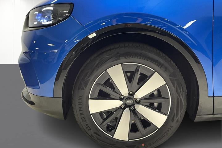 Blå Ford Capri fra 2025