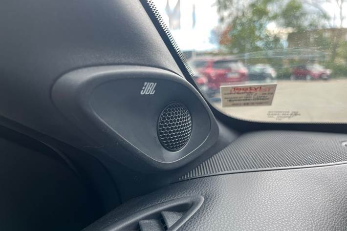 Beige Toyota Aygo X fra 2022