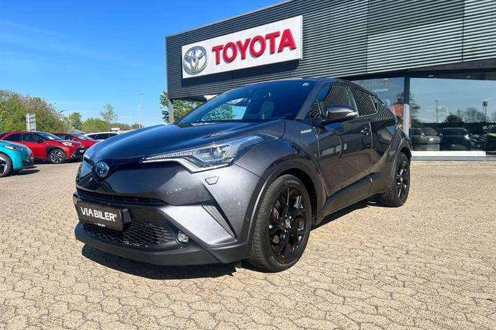 Grå Toyota C-HR fra 2019