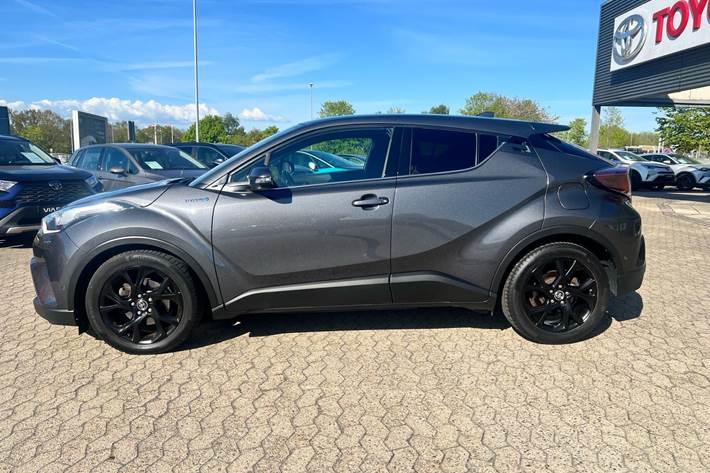 Grå Toyota C-HR fra 2019