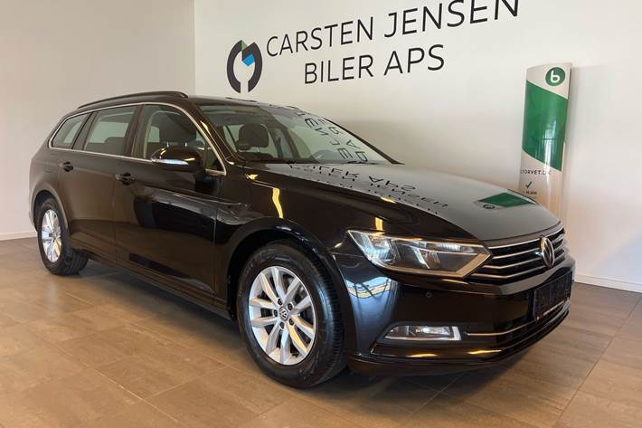 Sort VW Passat fra 2015