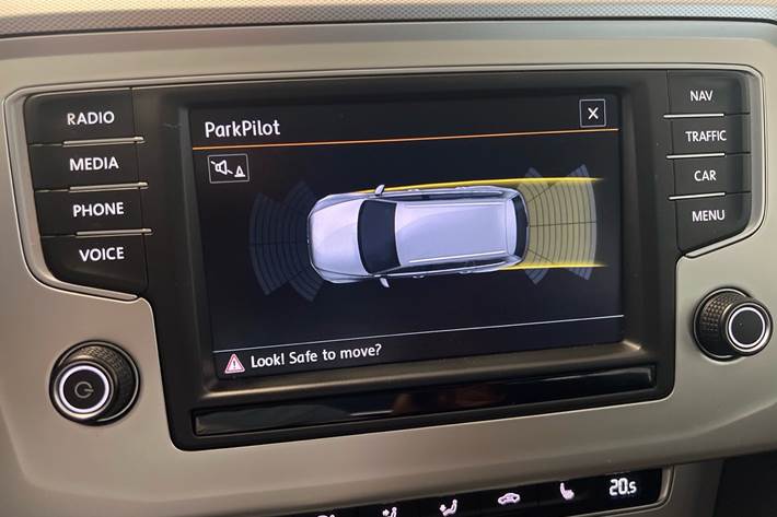 Sort VW Passat fra 2015