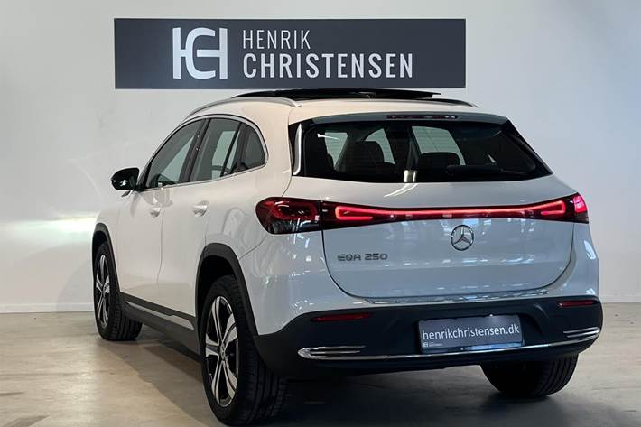 Hvid Mercedes EQA 250 fra 2021