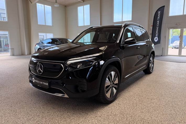 Sort Mercedes EQB250 fra 2023