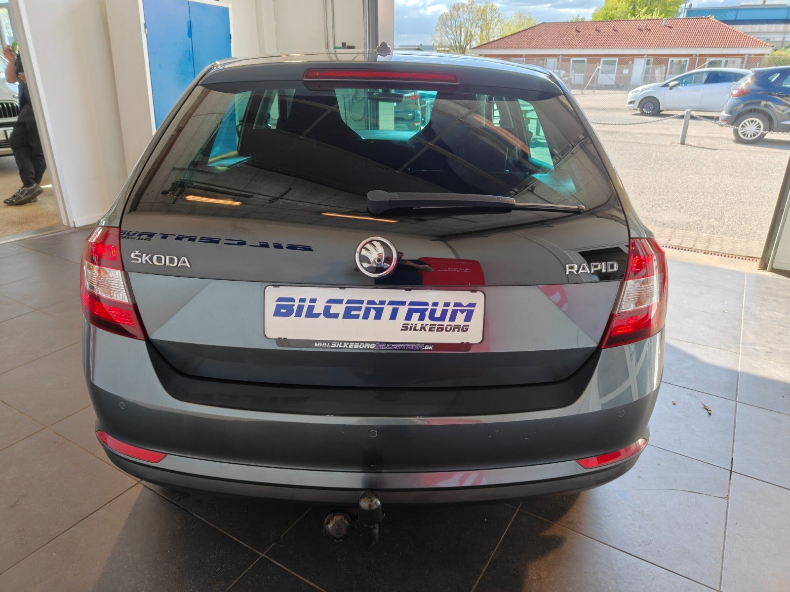 Grå Skoda Rapid fra 2017