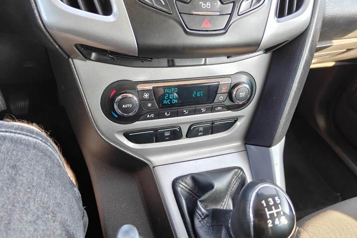 Gul Ford Focus fra 2014