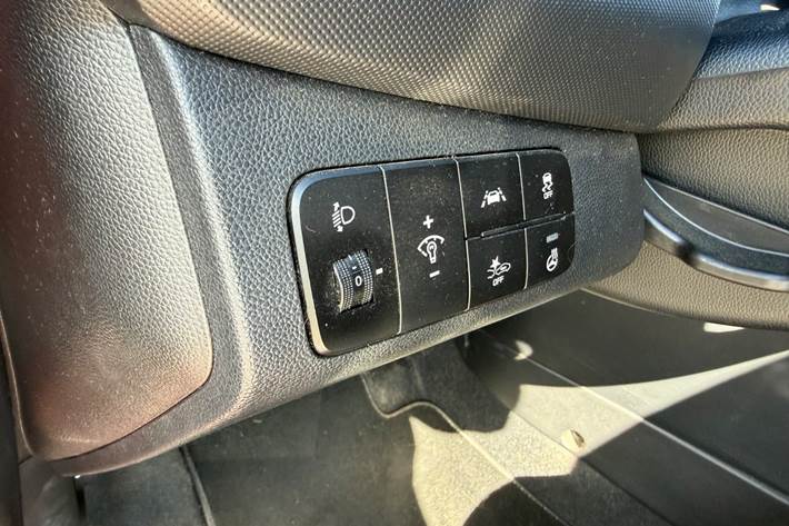 Rød Hyundai i10 fra 2017