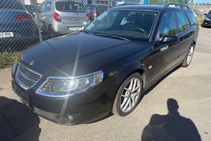 Sort Saab 9-5 fra 2005
