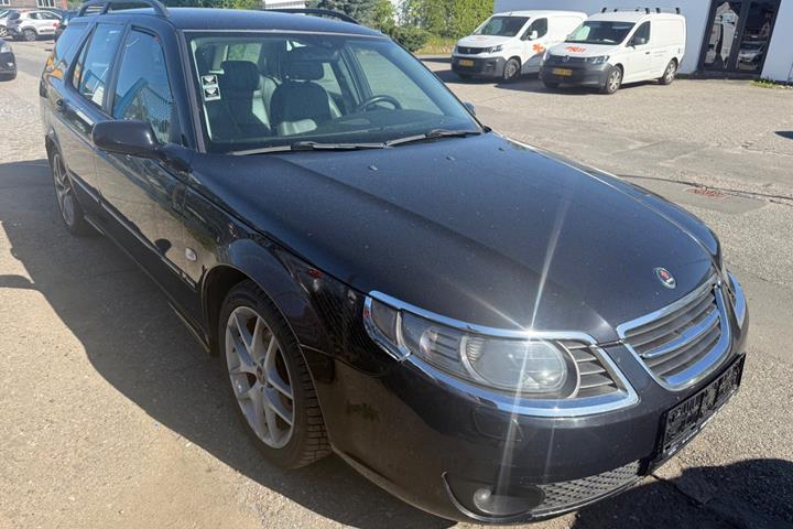 Sort Saab 9-5 fra 2005