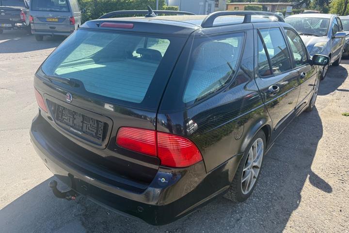 Sort Saab 9-5 fra 2005