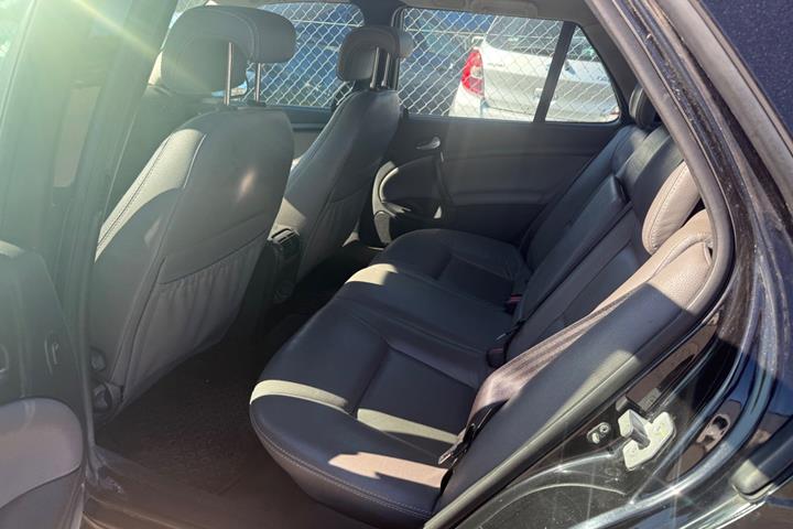Sort Saab 9-5 fra 2005