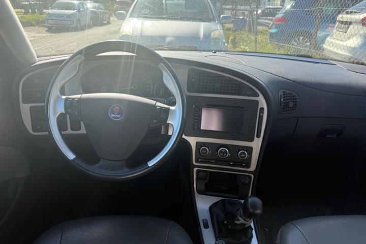 Sort Saab 9-5 fra 2005
