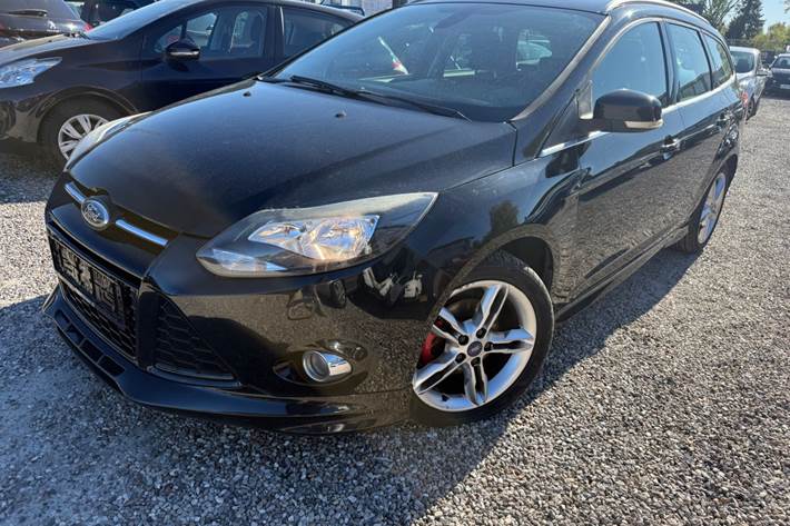 Sort Ford Focus fra 2013