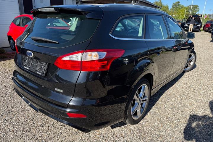 Sort Ford Focus fra 2013