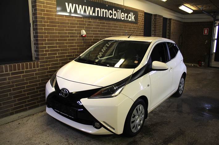 Hvid Toyota Aygo fra 2017