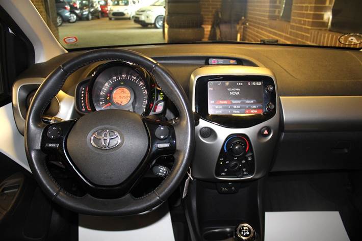 Hvid Toyota Aygo fra 2017