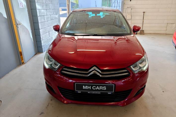 Gul Citroën C4 fra 2015