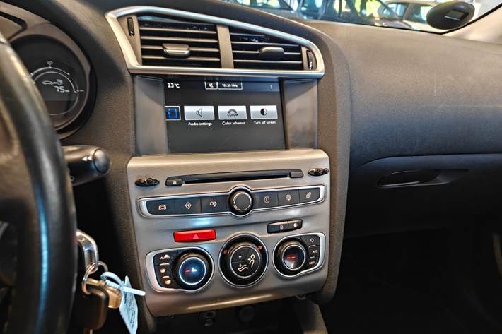 Gul Citroën C4 fra 2015