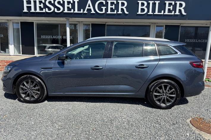 Grå Renault Megane IV fra 2017