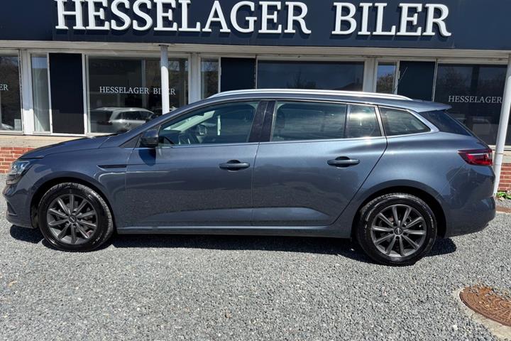 Grå Renault Megane IV fra 2017