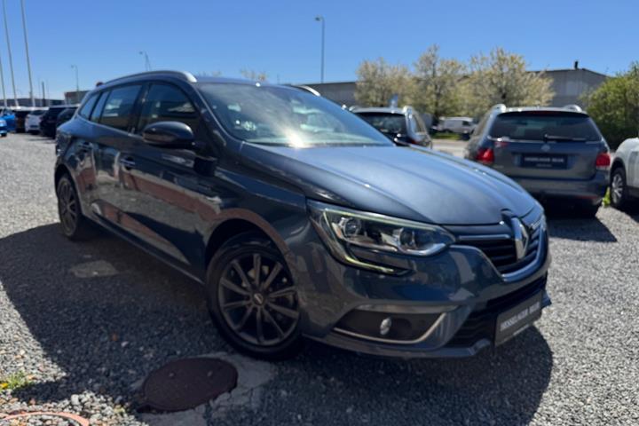 Grå Renault Megane IV fra 2017