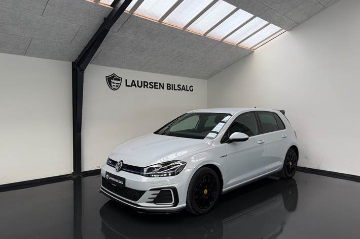 Hvid VW Golf VII fra 2018