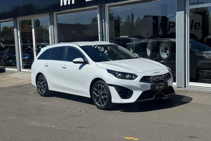 Hvid Kia Ceed fra 2022
