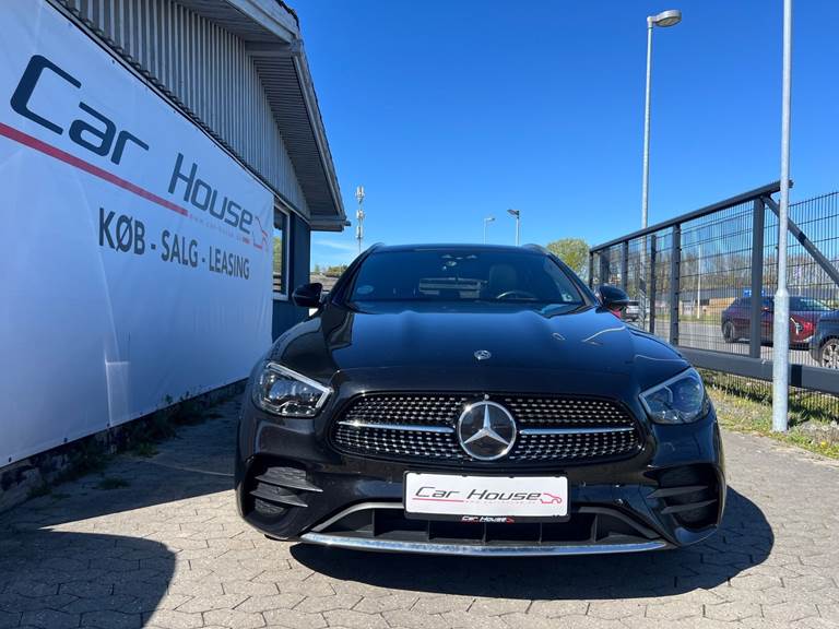 Mercedes E300 de 2,0 AMG Line Night Edition stc. aut.