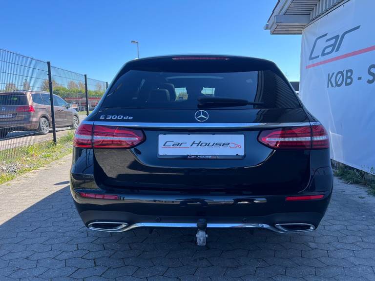 Mercedes E300 de 2,0 AMG Line Night Edition stc. aut.