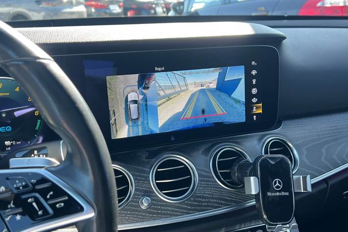 Sort Mercedes E300 de fra 2020