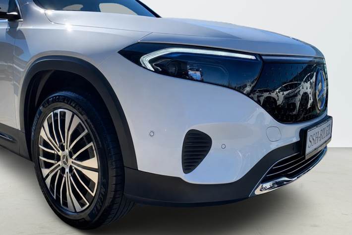 Hvid Mercedes EQB300 fra 2025