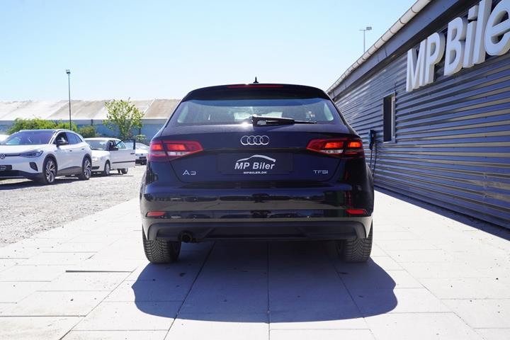Sort Audi A3 fra 2016