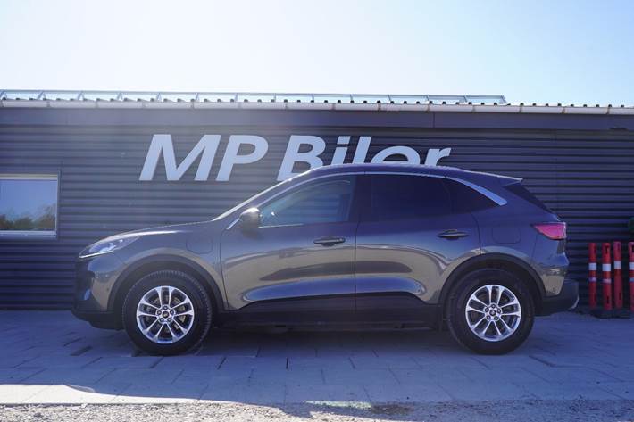 Grå Ford Kuga fra 2023
