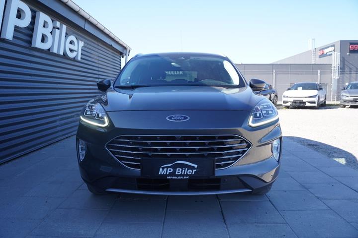 Grå Ford Kuga fra 2023
