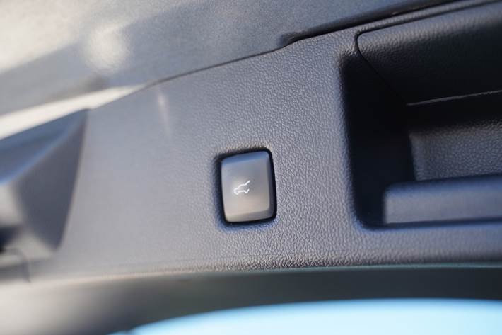 Grå Ford Kuga fra 2023
