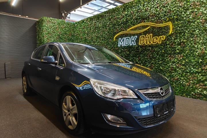 undefined Opel Astra fra 2011 set udefra