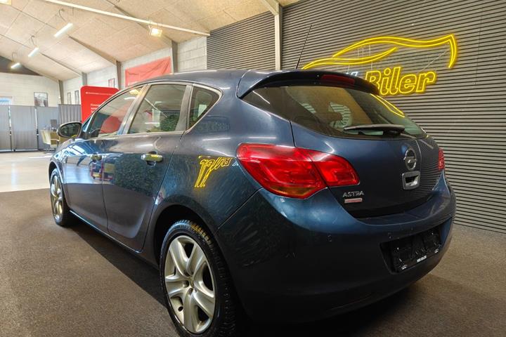 undefined Opel Astra fra 2011