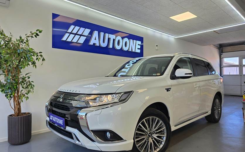 Mitsubishi Outlander 2,4 PHEV Inform+ CVT 4WD
