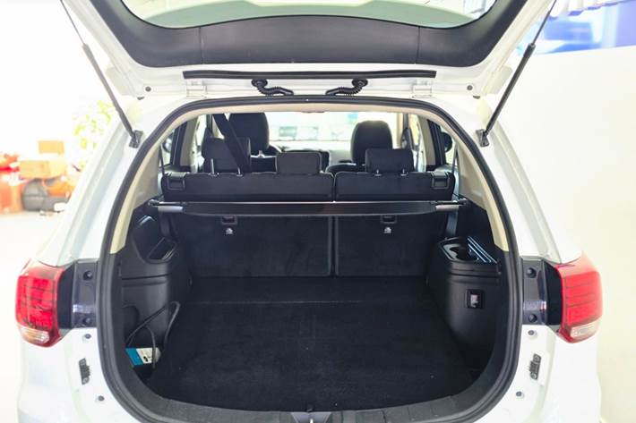 Hvid Mitsubishi Outlander fra 2020
