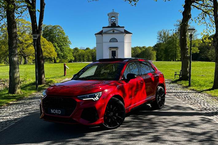 Grøn Audi RS Q3 fra 2023
