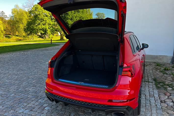 Grøn Audi RS Q3 fra 2023