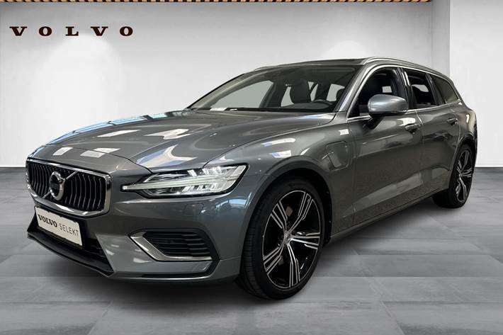 Grå Volvo V60 fra 2020